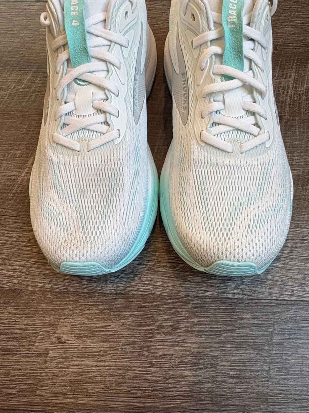 Brooks Trace 4 Running Shoes Women’s 10 White/Limpet